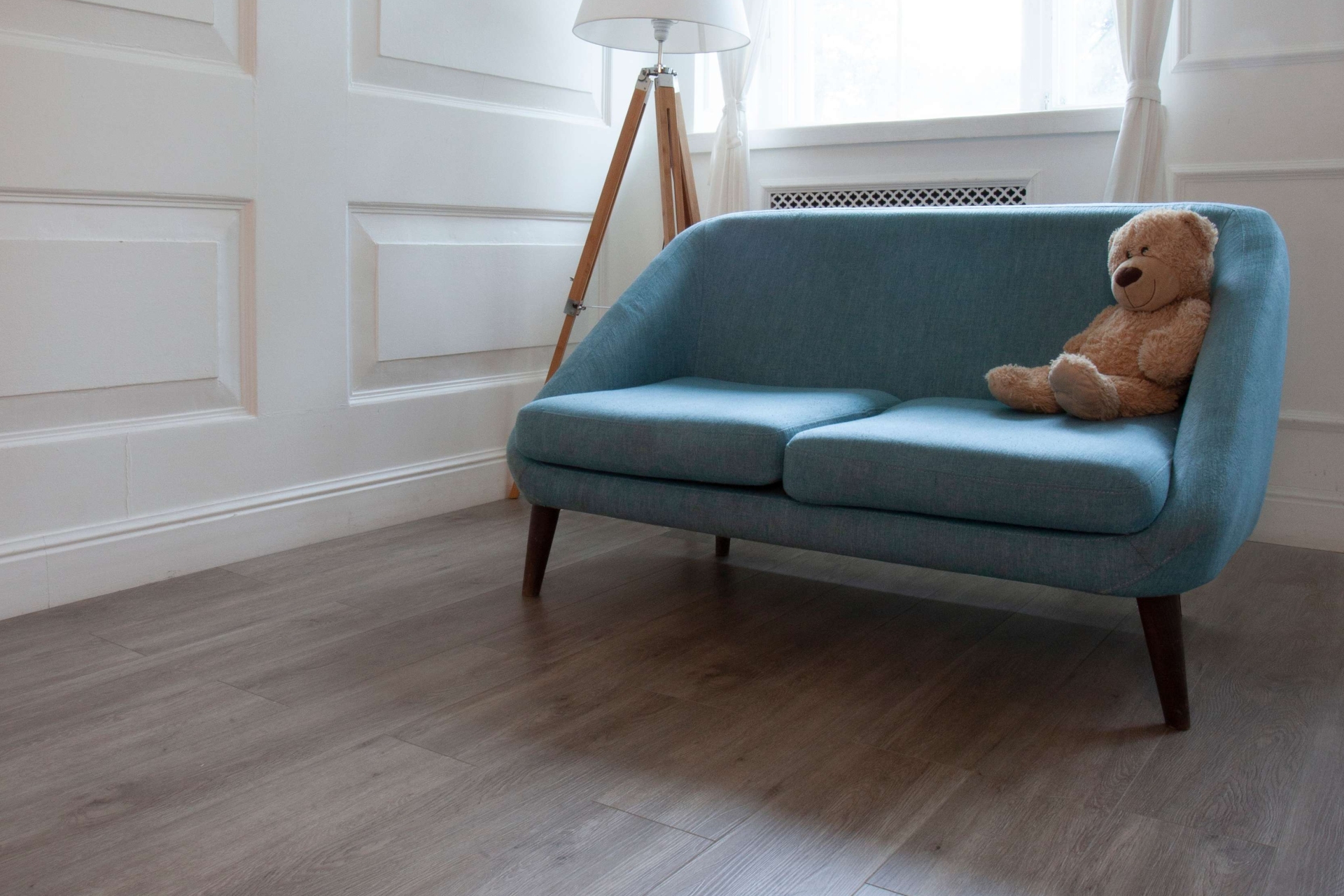 Усовершенствованная кварц-виниловая плитка «Damy Floor» Дуб Горный (1227*187*2,5 мм) — купить в Екатеринбурге