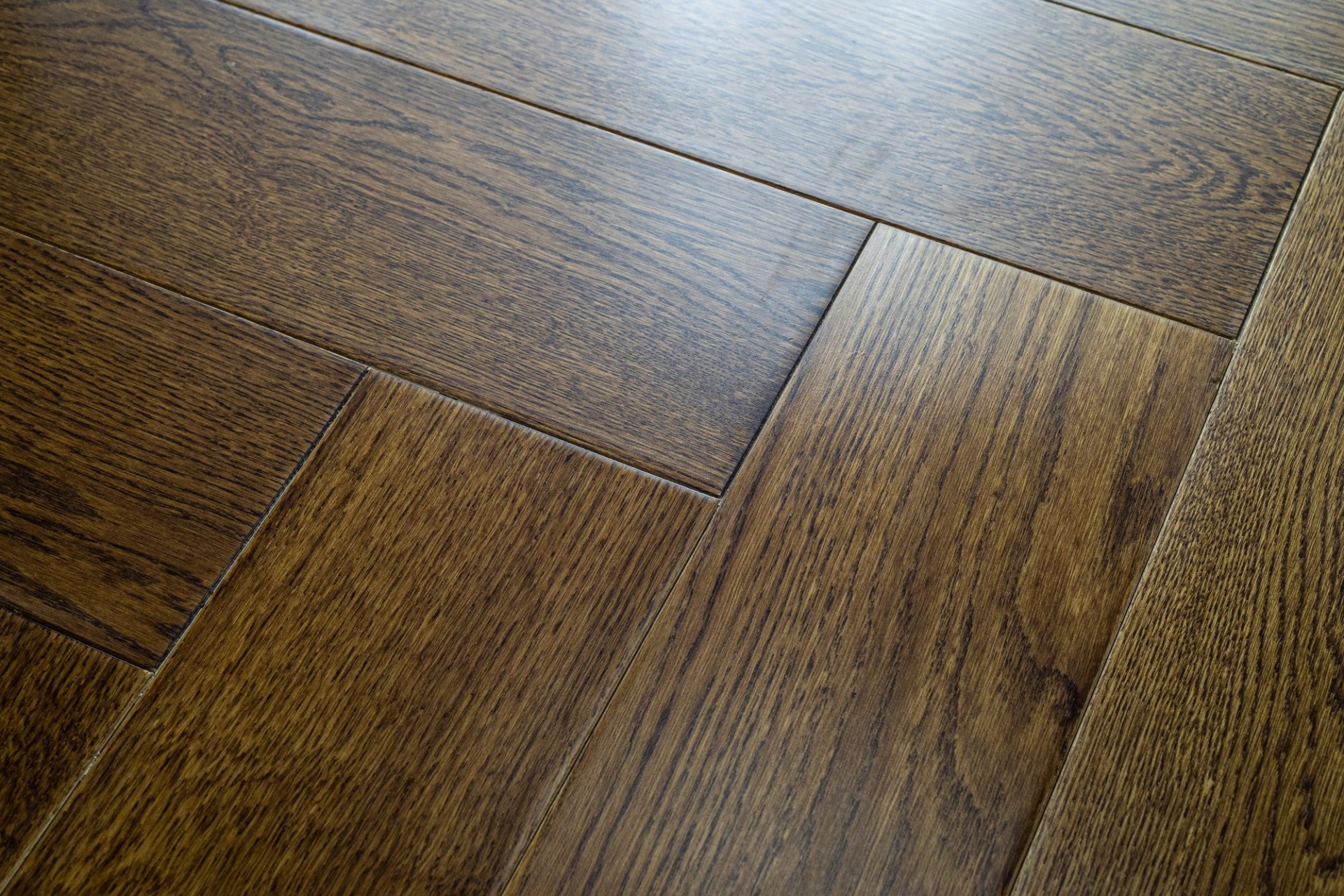 Инженерный паркет «Damy Floor» Ореховый (укладка елочкой) — купить в Екатеринбурге