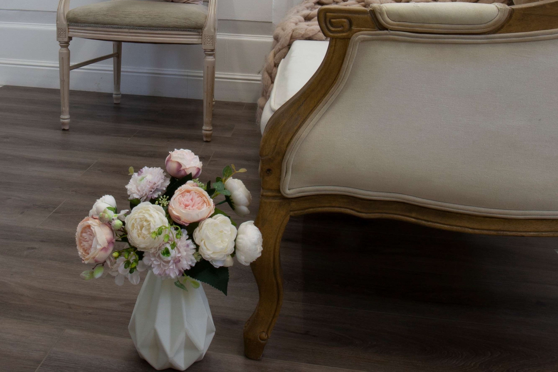 Усовершенствованная кварц-виниловая плитка «Damy Floor» Дуб Кантри (1227*187*2,5 мм) — купить в Екатеринбурге