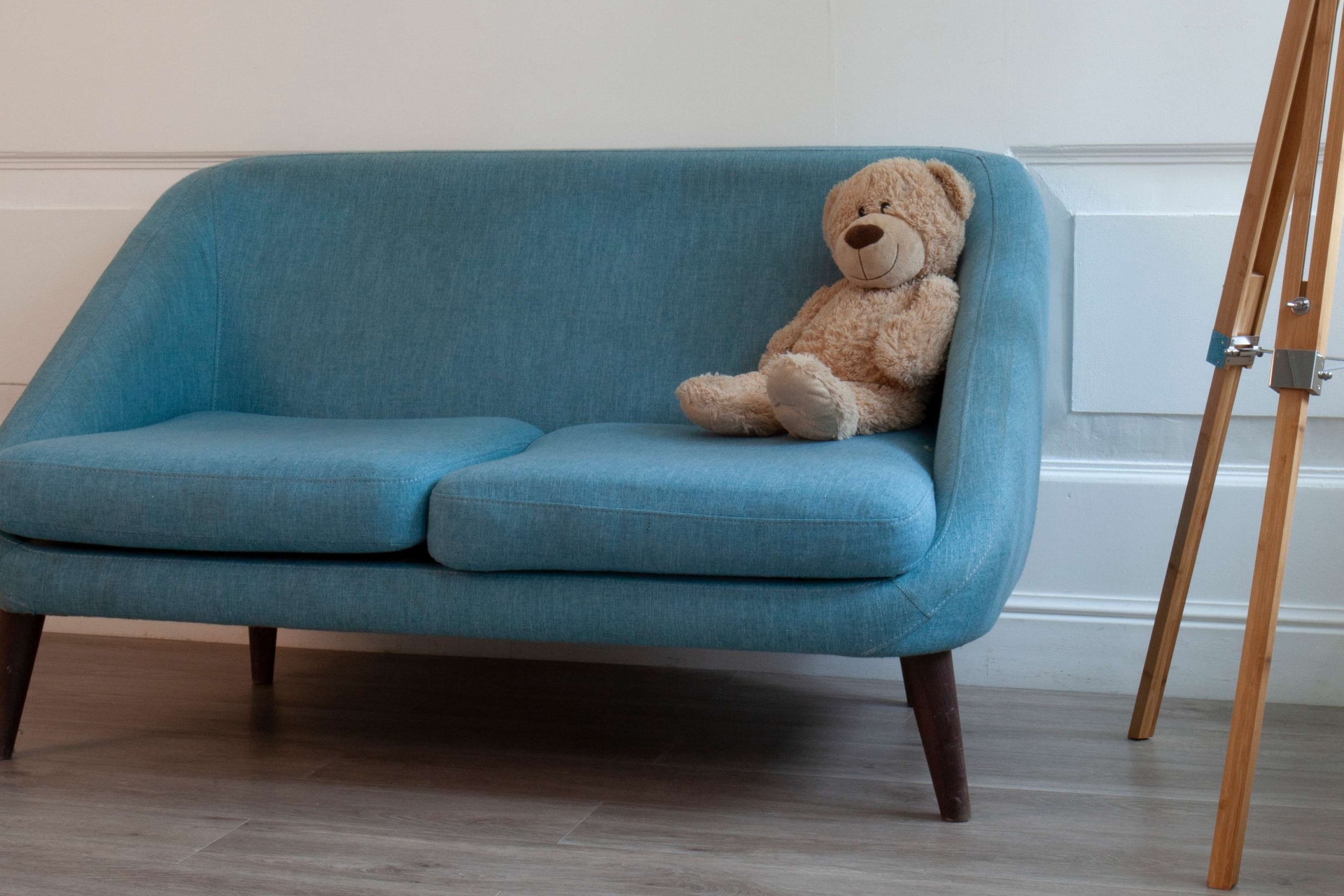 Усовершенствованная кварц-виниловая плитка «Damy Floor» Дуб Горный (1227*187*2,5 мм) — купить в Екатеринбурге