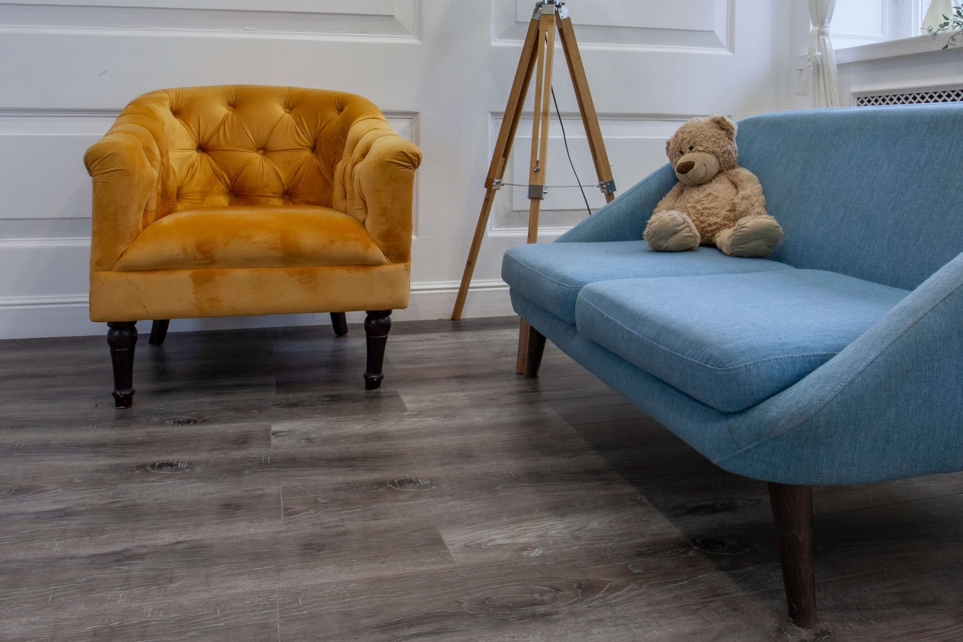 Усовершенствованная кварц-виниловая плитка «Damy Floor» Дуб Рустикальный Черный (1227*187*2,5 мм) — купить в Екатеринбурге